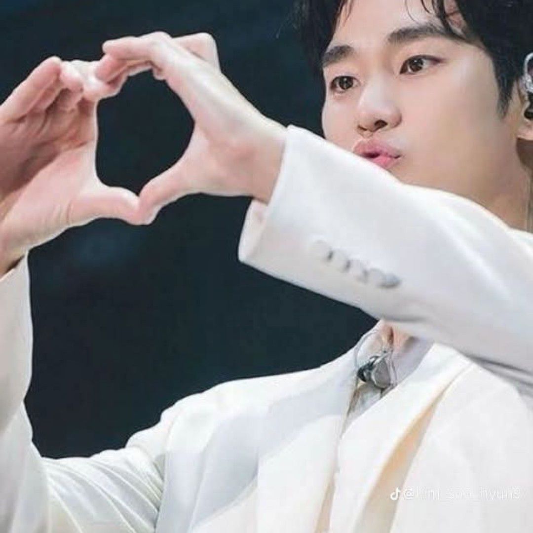 Foto terbaru dari Kim Soohyun