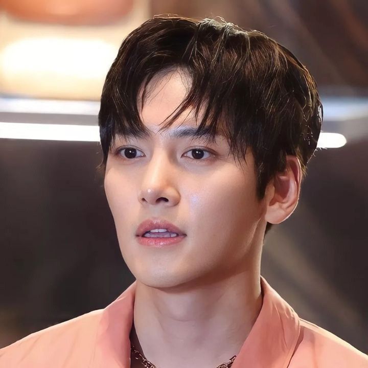 チ・チャンウクの最近の活動ショット