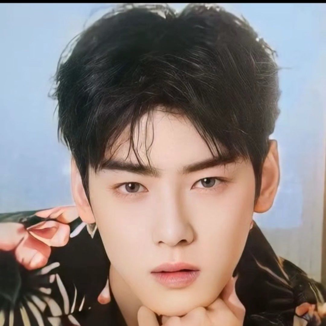 Latest photo of Cha Eunwoo