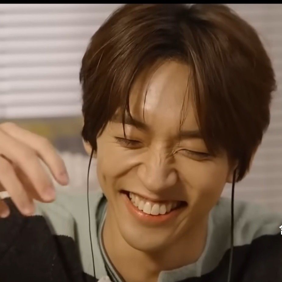 Behind-the-scenes cut of Lee Seungyoon