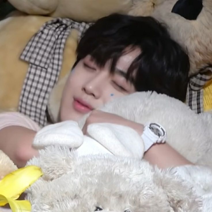 Behind-the-scenes cut of Kim Yohan