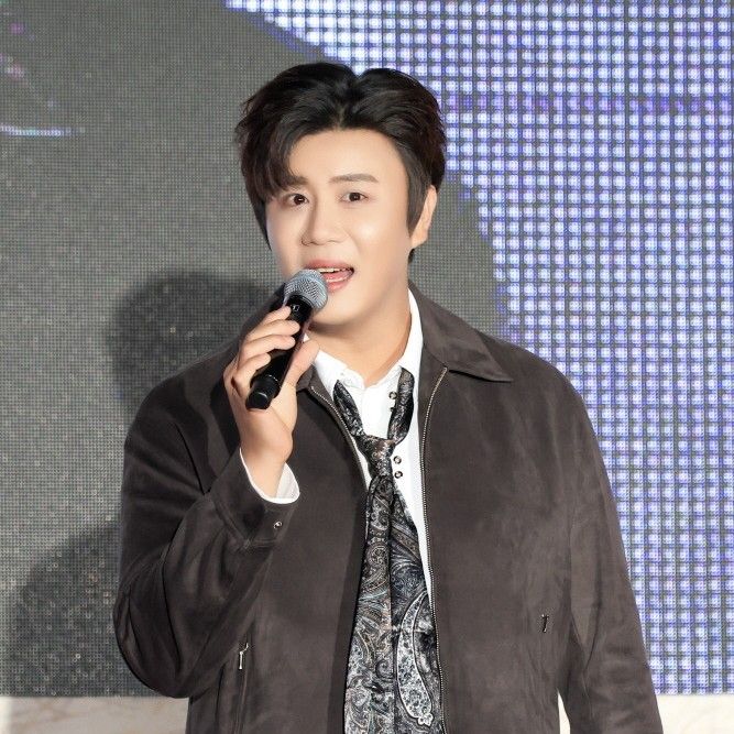 Recent activity shot of Jin Haesung