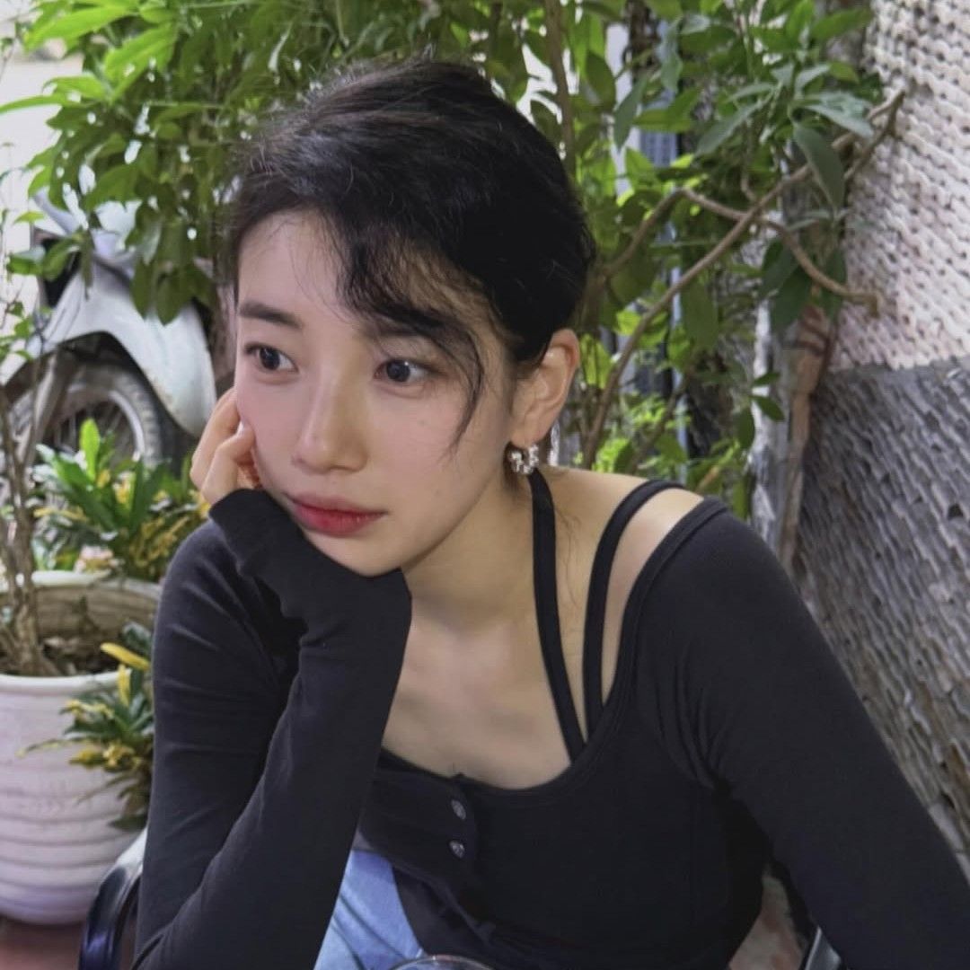 Latest photo of Bae Suzy