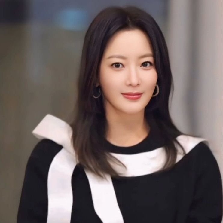 Recent activity shot of Kim Heesun