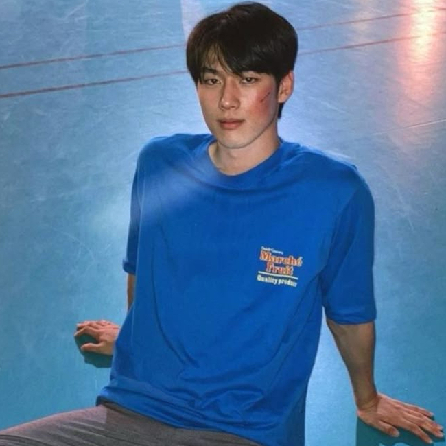 Behind-the-scenes cut of Hong Mingi