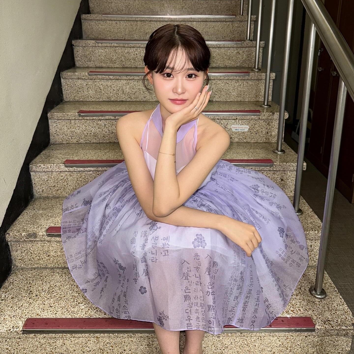 김다현의 비하인드 컷