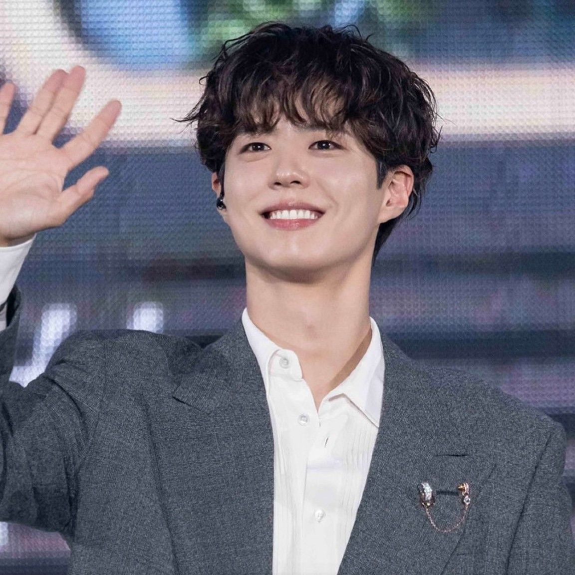 Behind-the-scenes cut of Park Bogum