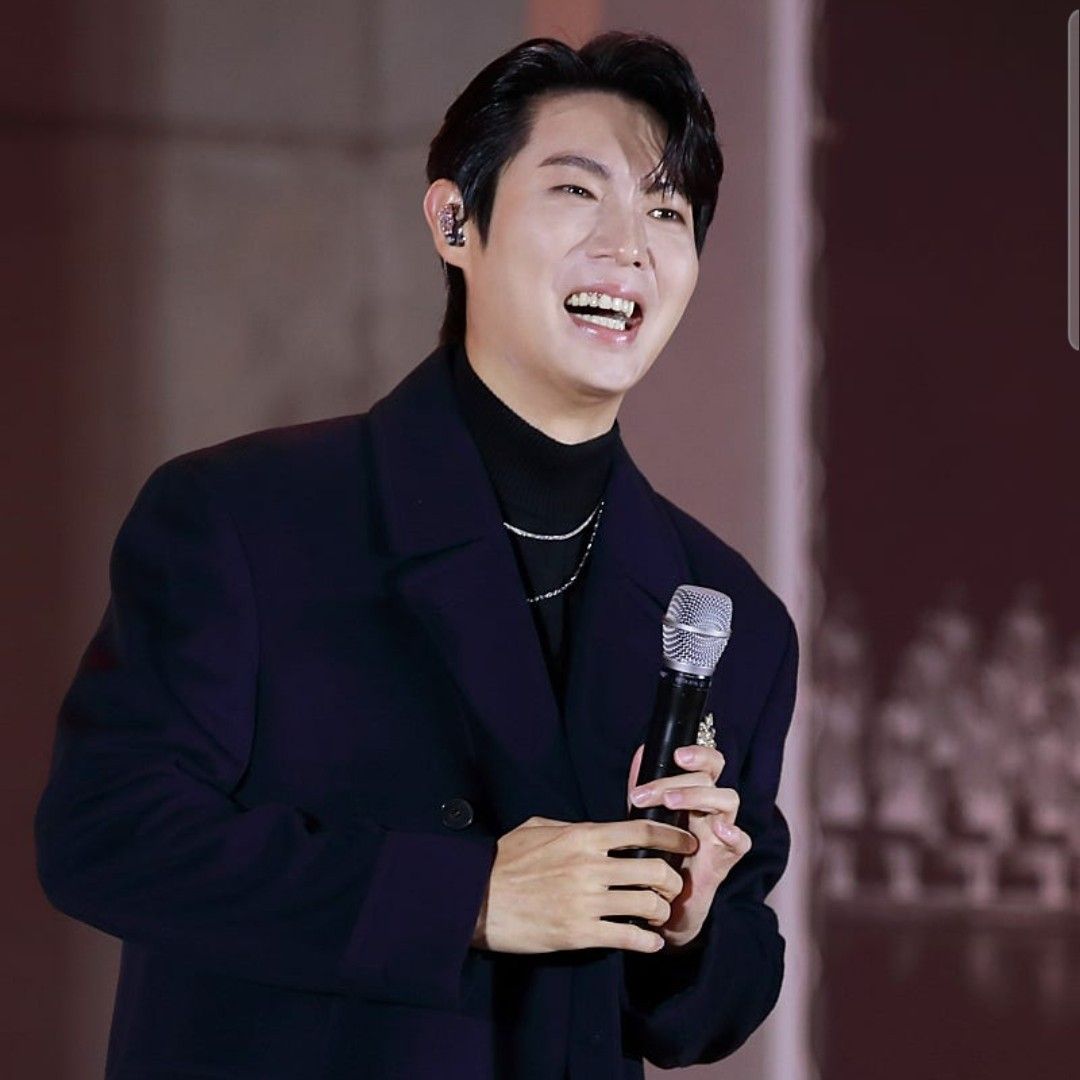 A moment captured by a fan of Son Taejin