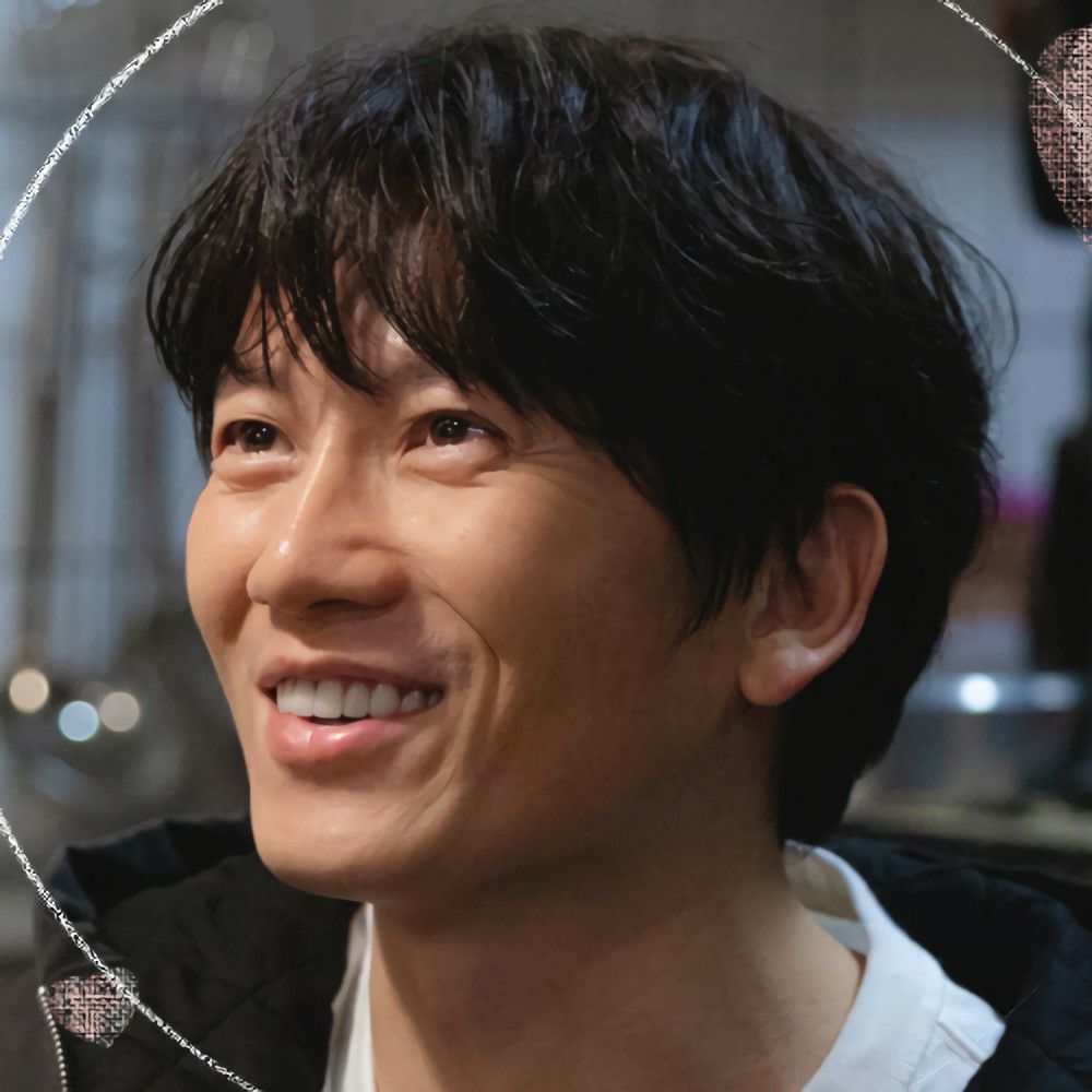 Behind-the-scenes cut of Ji Sung