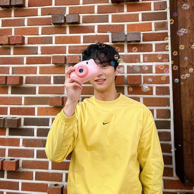 Recent activity shot of Kim Mujun