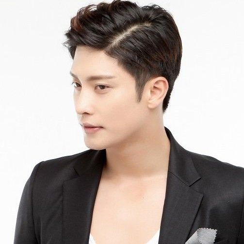 Recent activity shot of Sunghoon