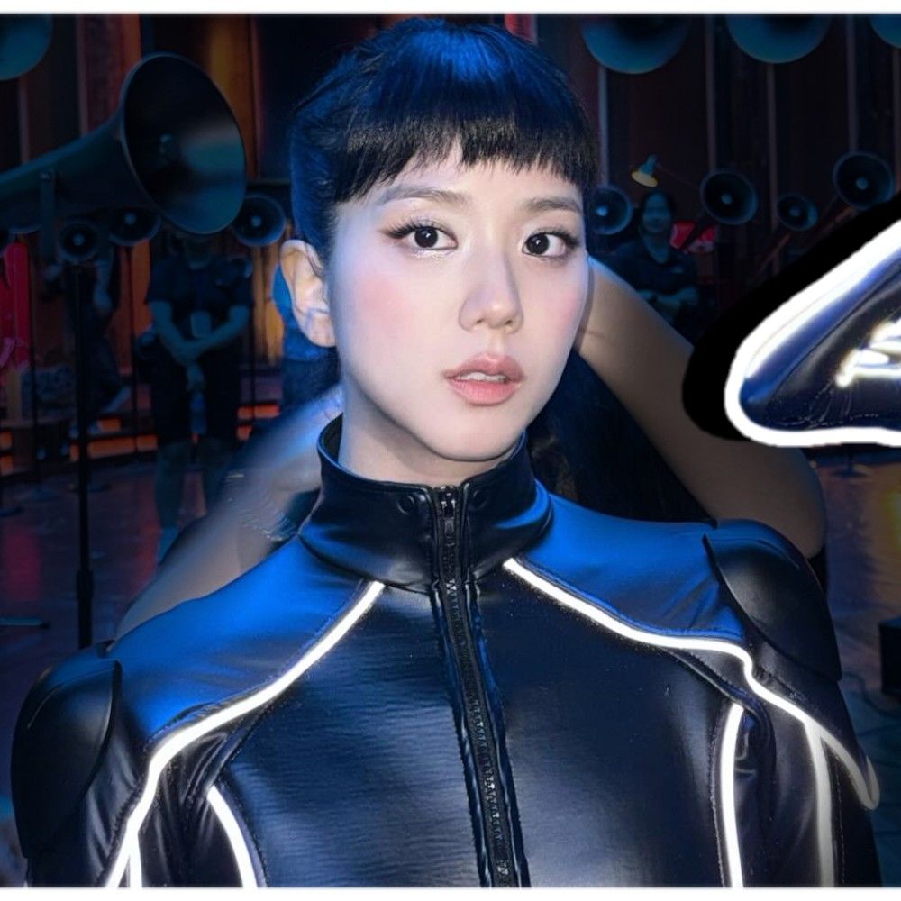 Behind-the-scenes cut of Jisoo (1995)