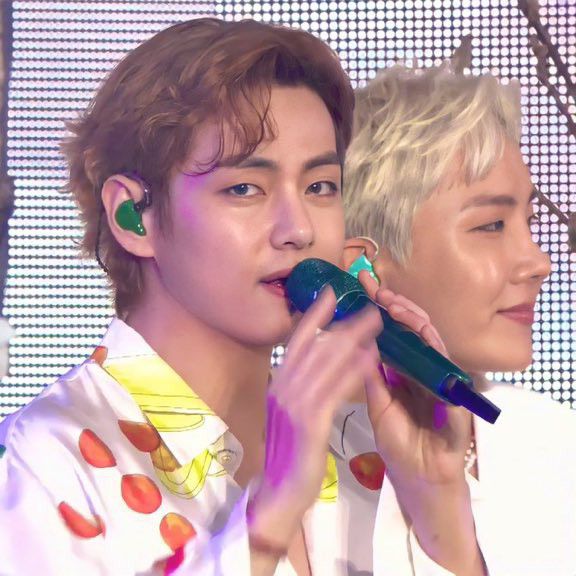 Latest photo of Kim Taehyung (V)