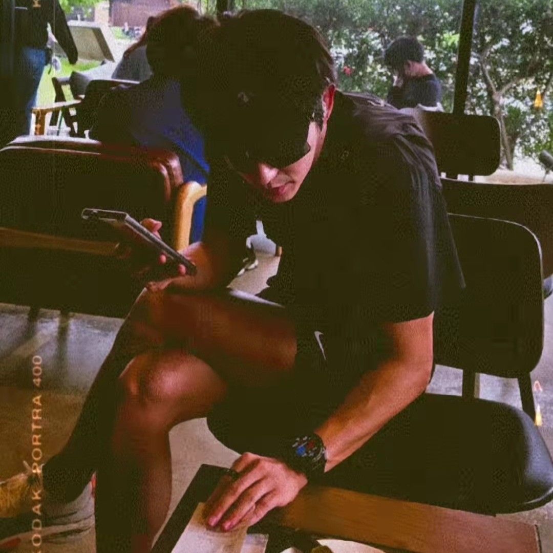 A moment captured by a fan of Lee Joongi