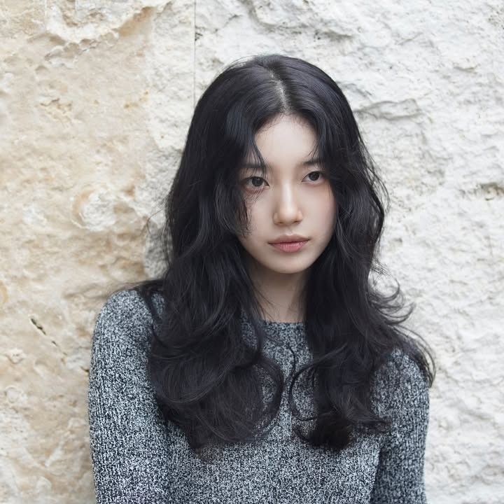 Recent activity shot of Bae Suzy