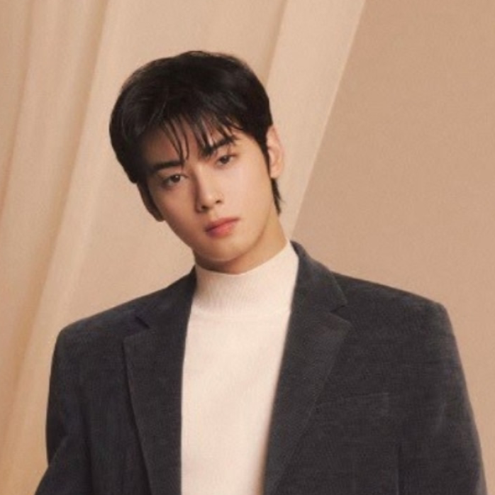 Behind-the-scenes cut of Cha Eunwoo
