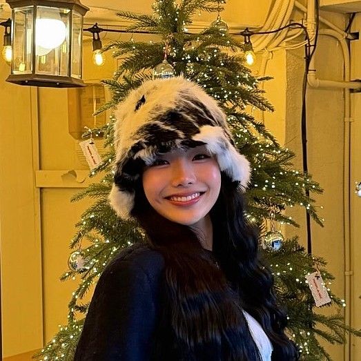 Behind-the-scenes cut of Kim Soyeon (2004)