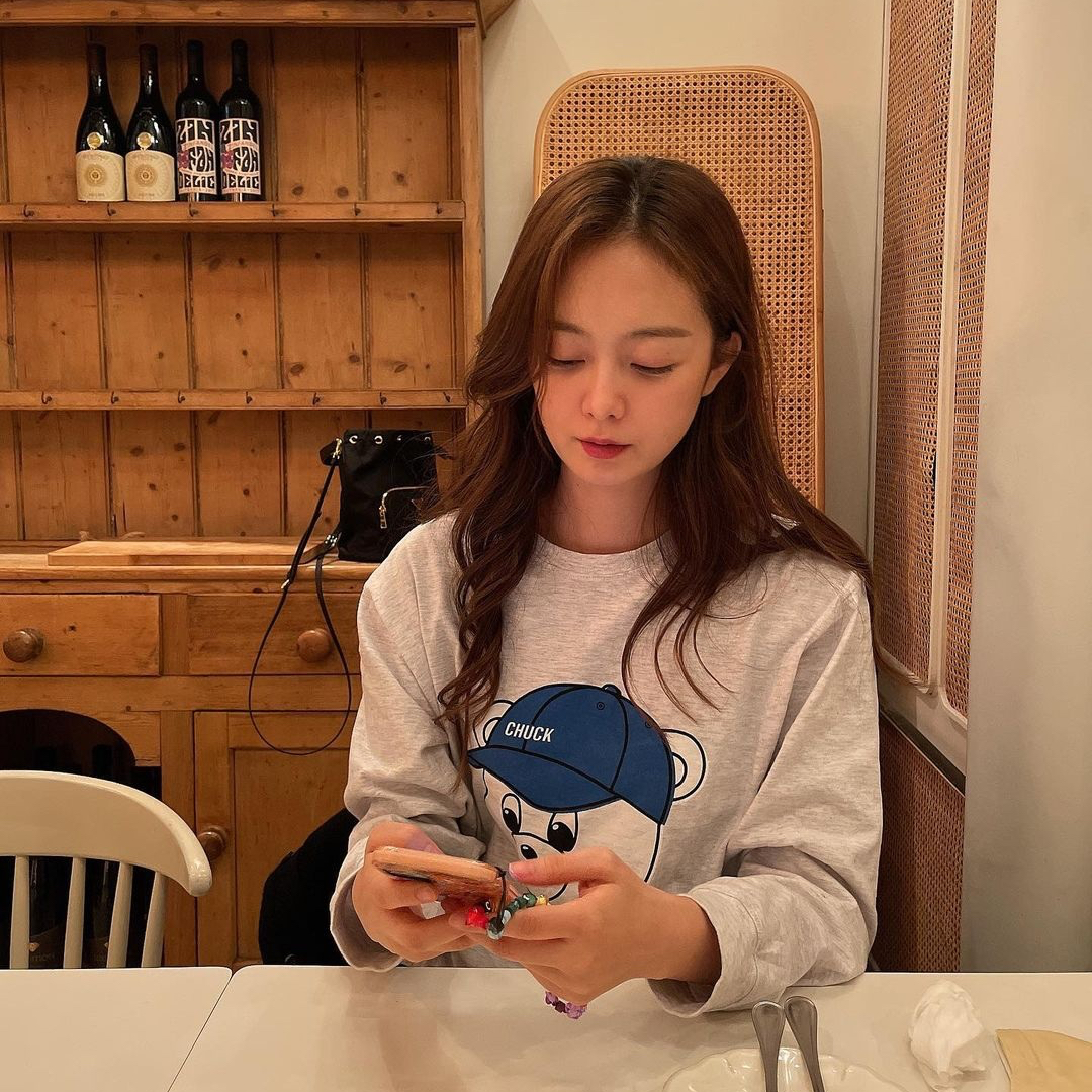 Behind-the-scenes cut of Jeon Somin