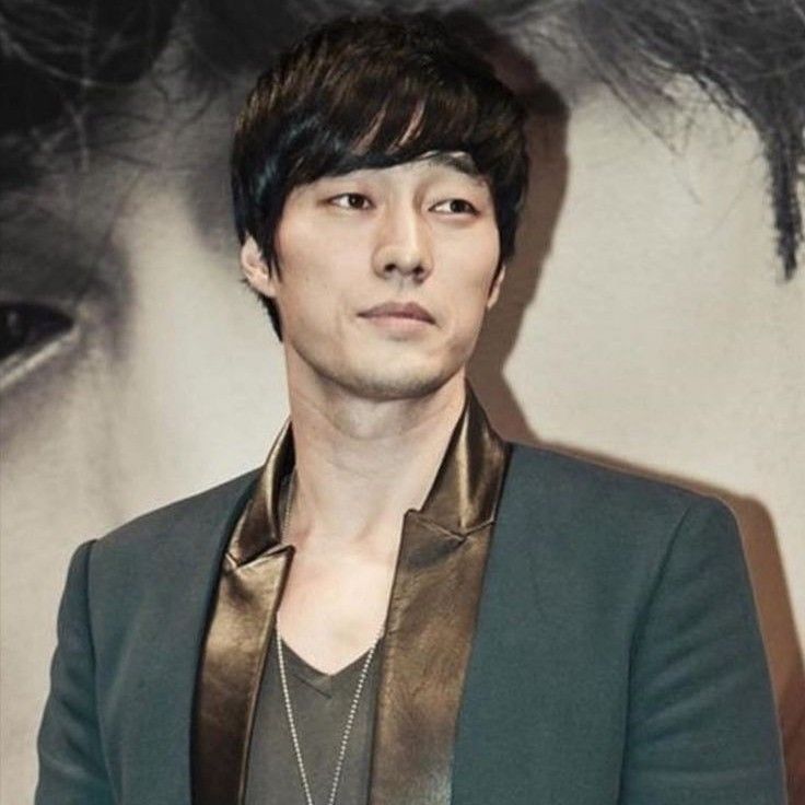 Behind-the-scenes cut of So Jisub