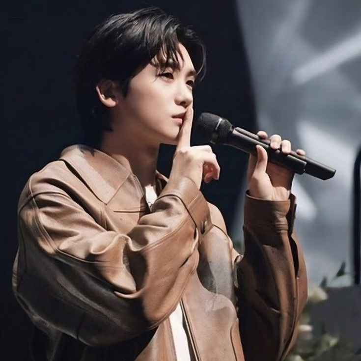 Cuplikan di balik layar dari Park Hyungsik