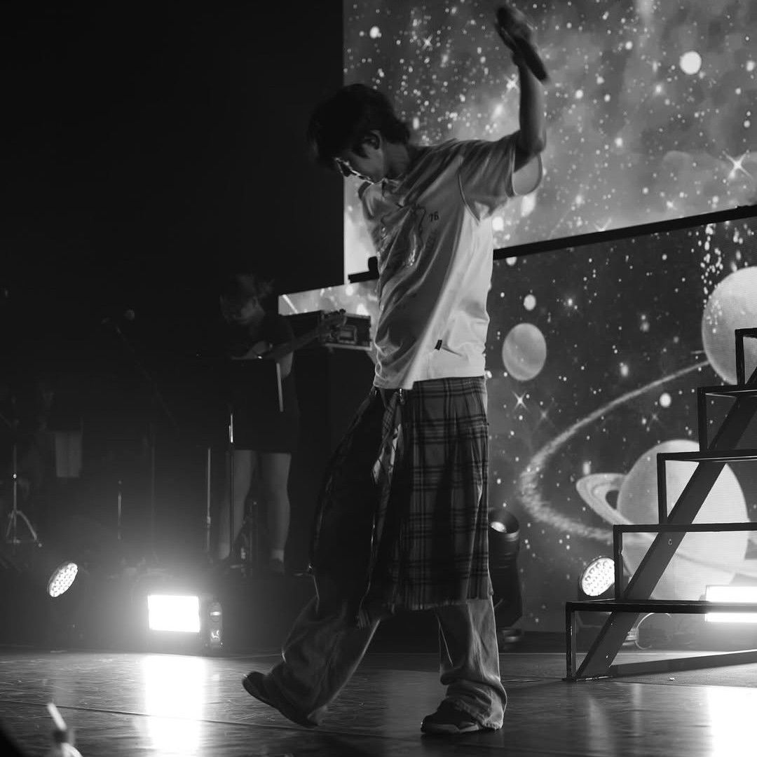 A moment captured by a fan of Lee Joongi