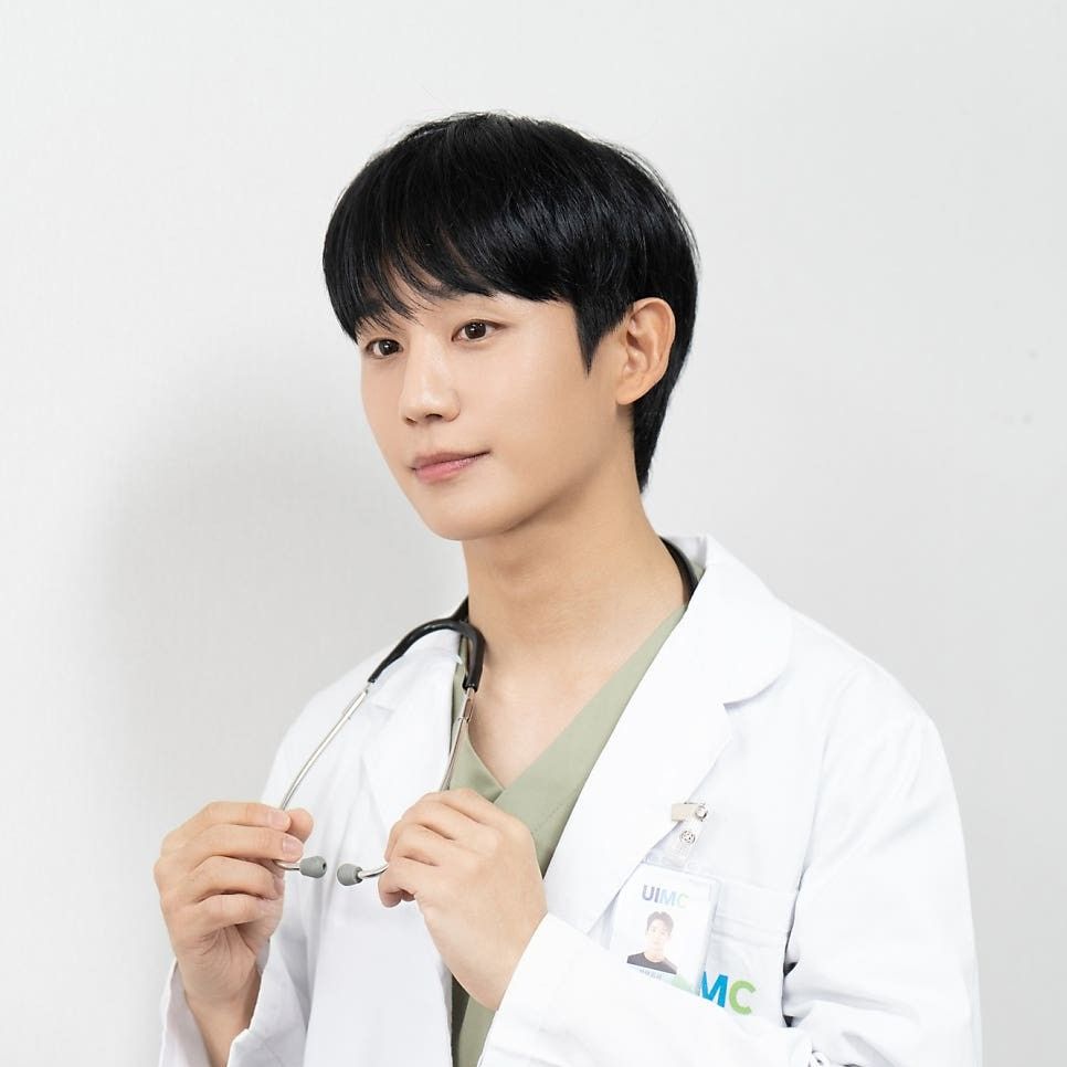 Latest photo of Jung Haein
