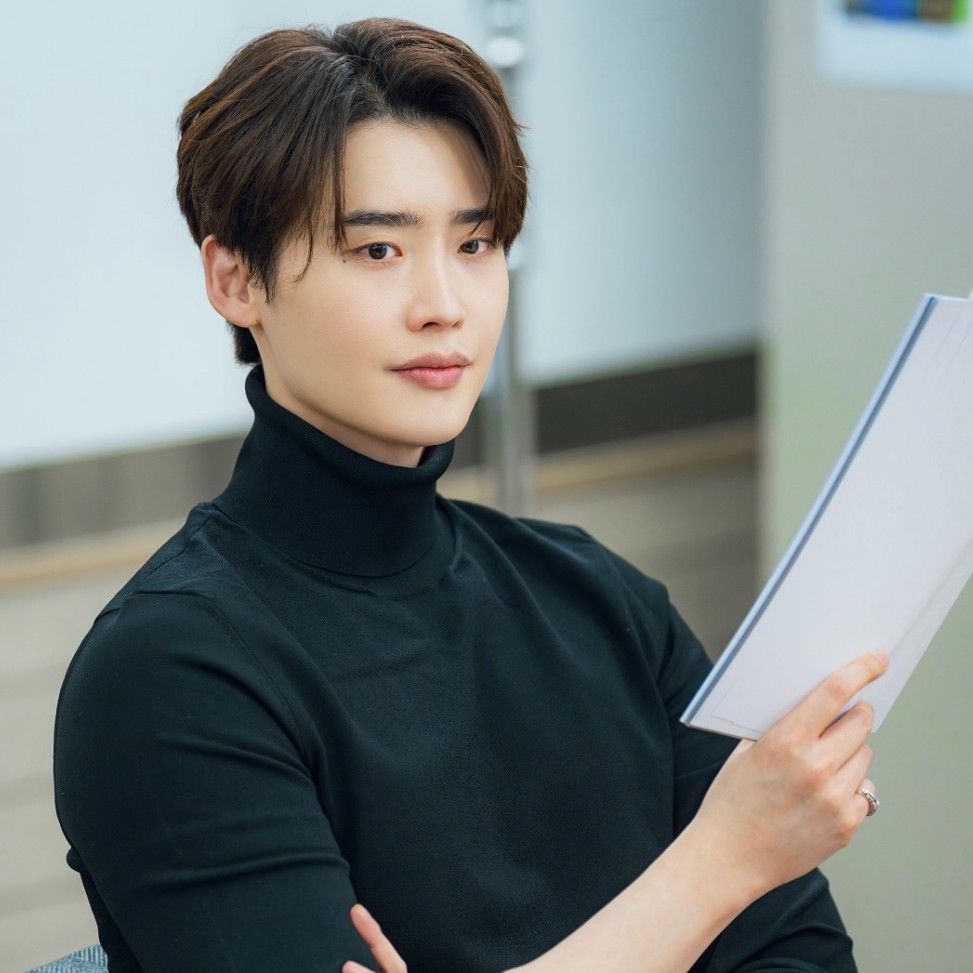 Behind-the-scenes cut of Lee Jongsuk