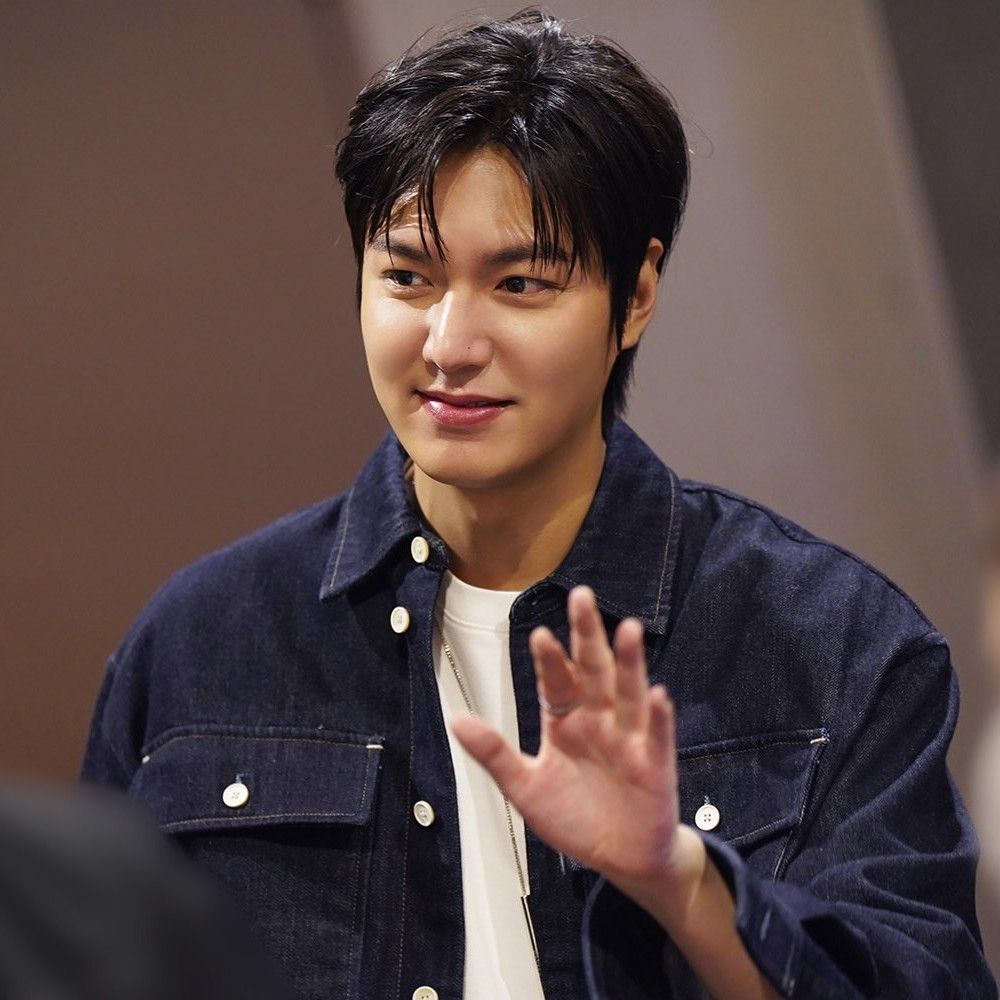 Recent activity shot of Lee Minho