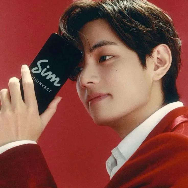 Recent activity shot of Kim Taehyung (V)