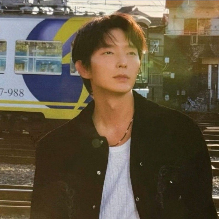 Behind-the-scenes cut of Lee Joongi