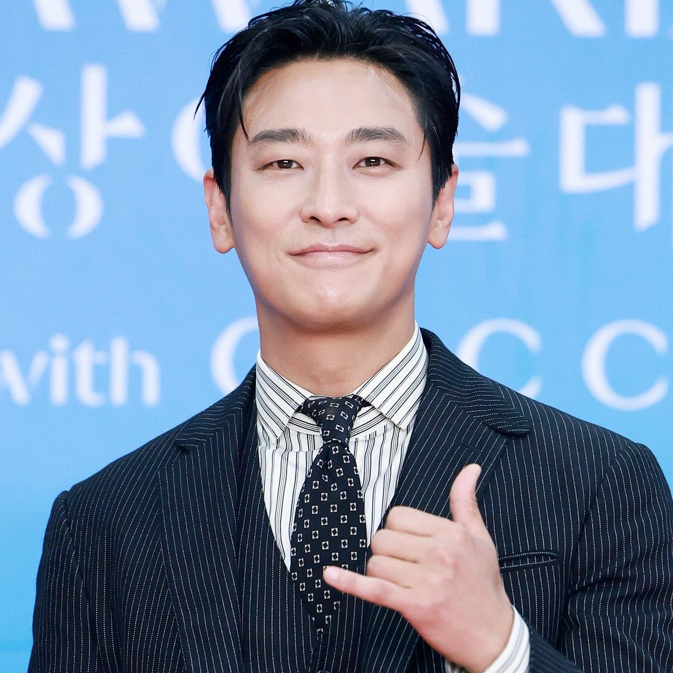 Behind-the-scenes cut of Joo Jihoon