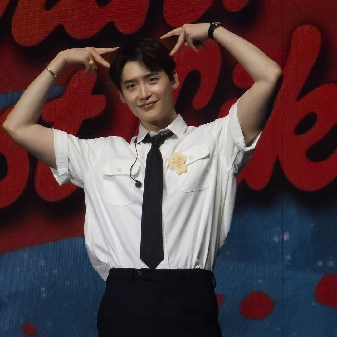 Behind-the-scenes cut of Lee Jongsuk