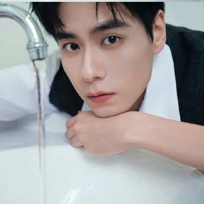 Latest photo of Hu Yitian