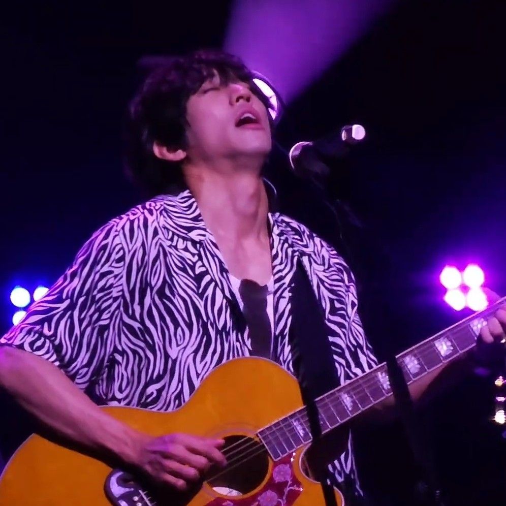 A moment captured by a fan of Lee Seungyoon