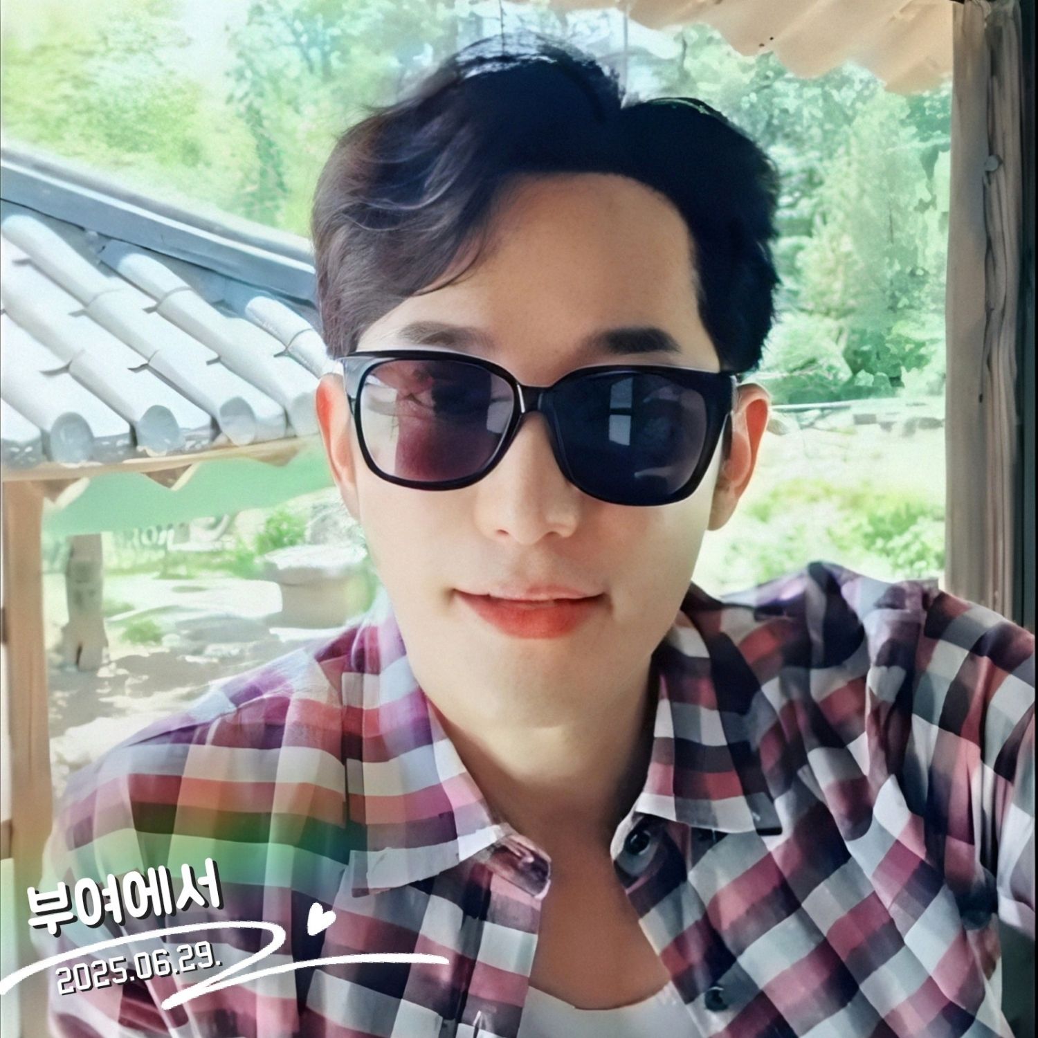Behind-the-scenes cut of Park Sihoo