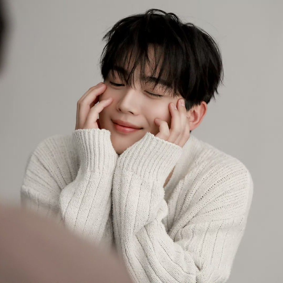 Recent activity shot of Kim Yohan