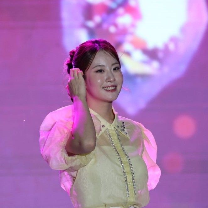 Behind-the-scenes cut of Oh Yujin