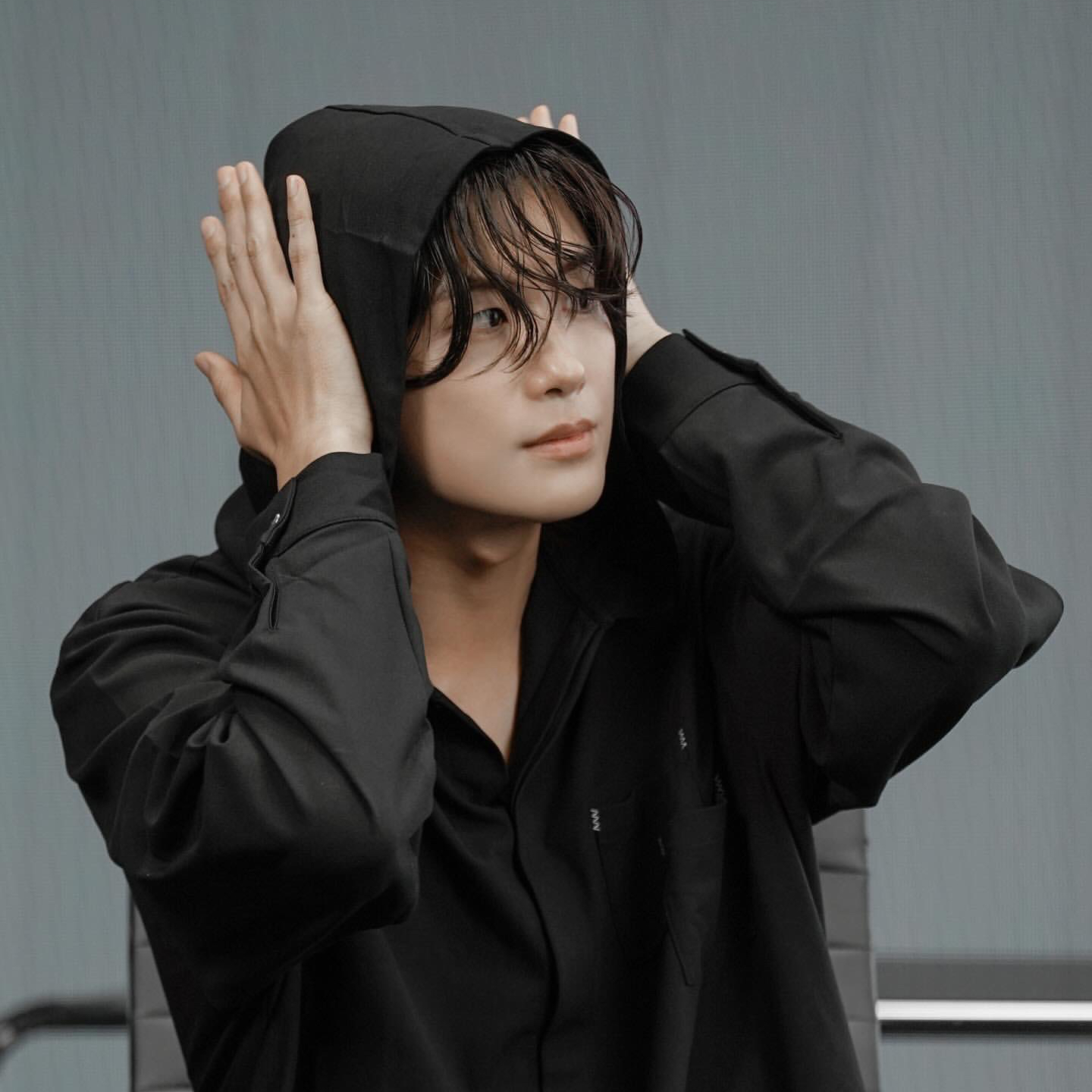 A moment captured by a fan of Park Hyungsik