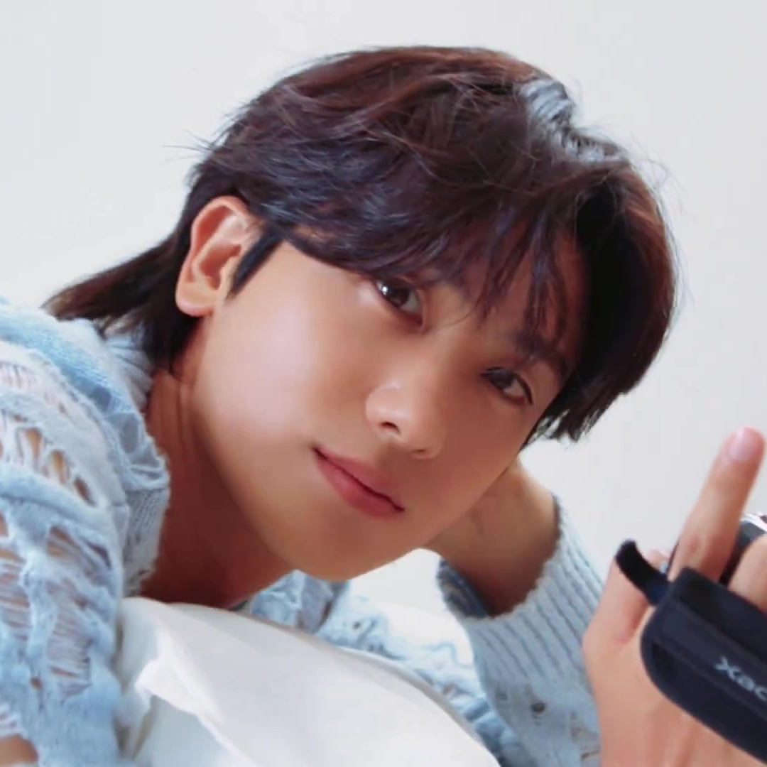Latest photo of Park Hyungsik