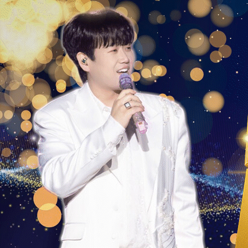A moment captured by a fan of Hwang Youngwoong