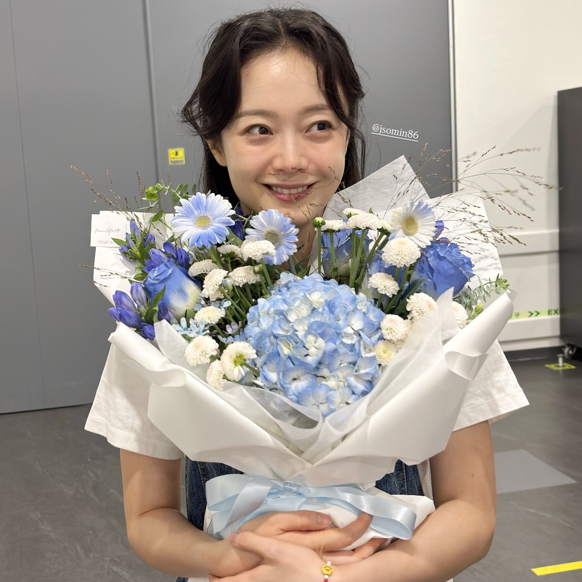 Behind-the-scenes cut of Jeon Somin