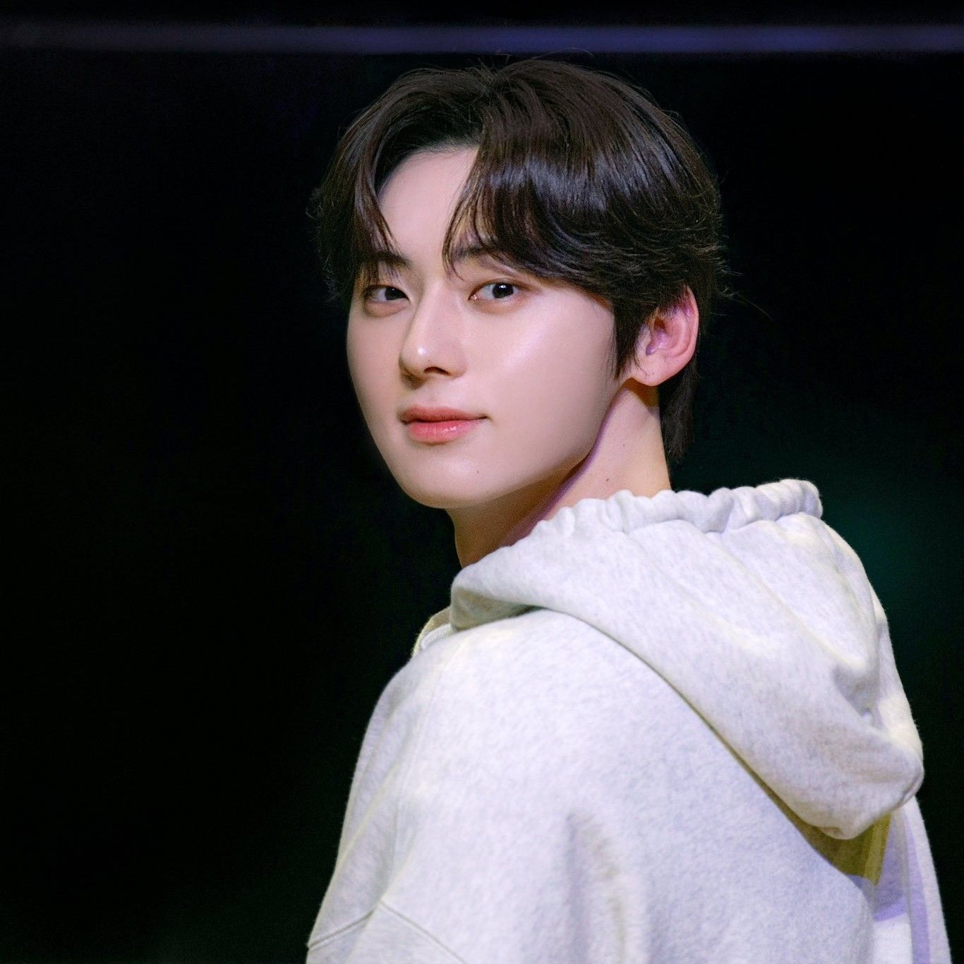 A moment captured by a fan of Hwang Minhyun