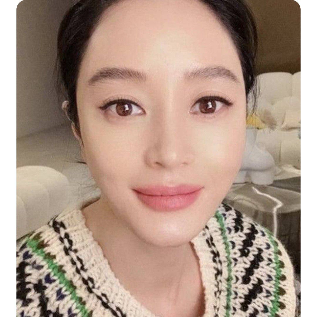 Behind-the-scenes cut of Kim Hyesoo