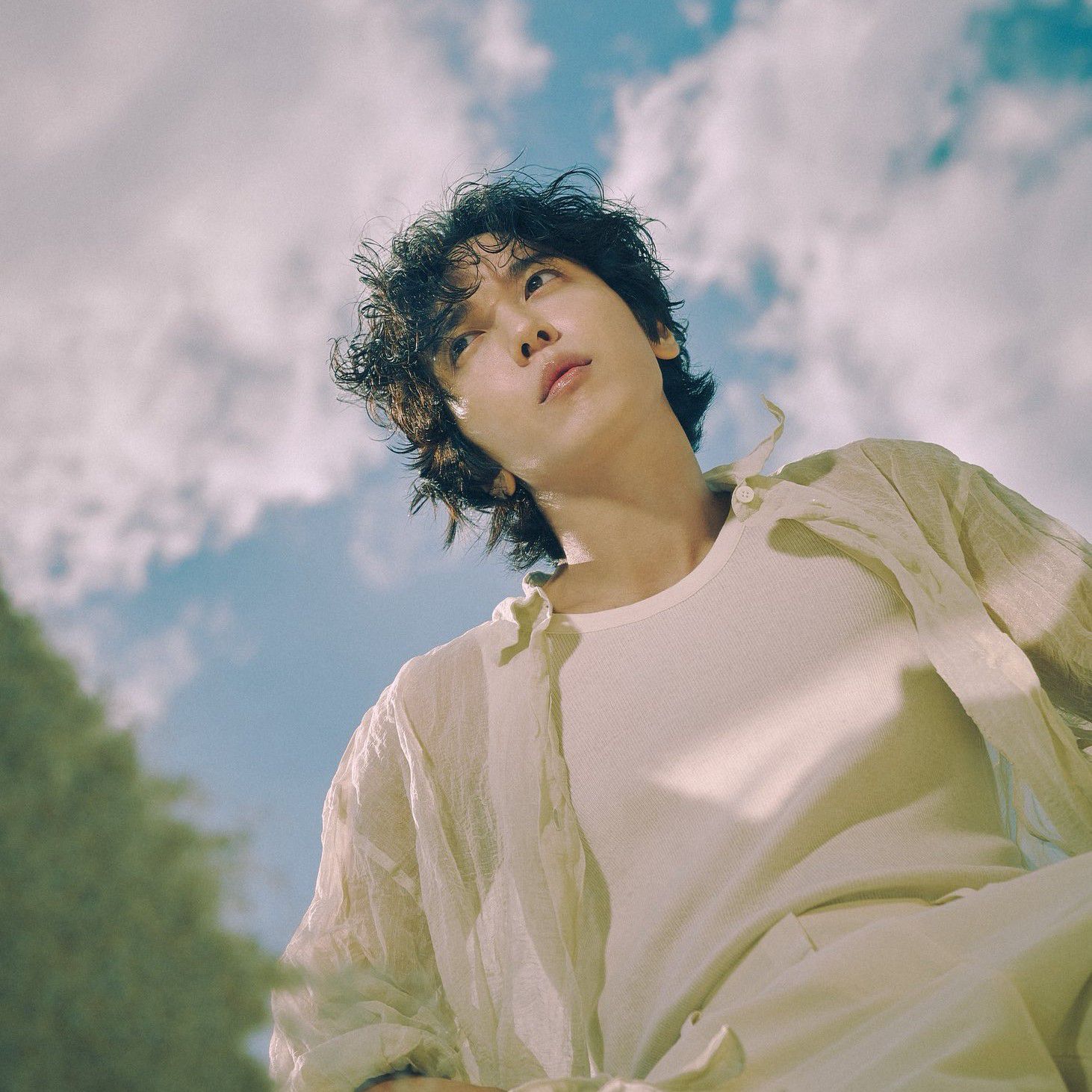 Behind-the-scenes cut of Jung Yonghwa