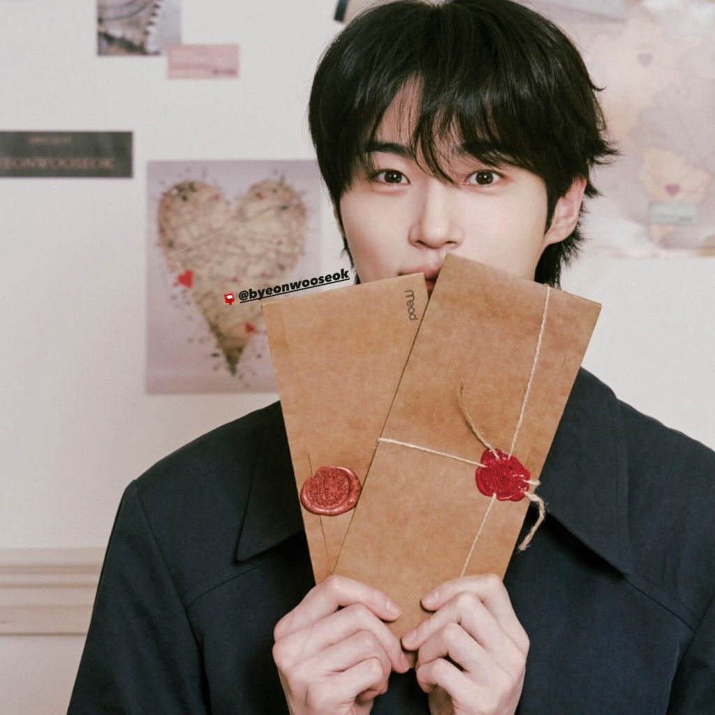 Recent activity shot of Byeon Wooseok