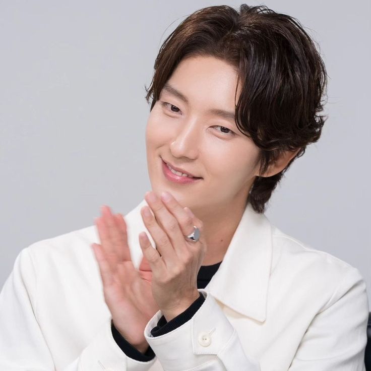 Recent activity shot of Lee Joongi