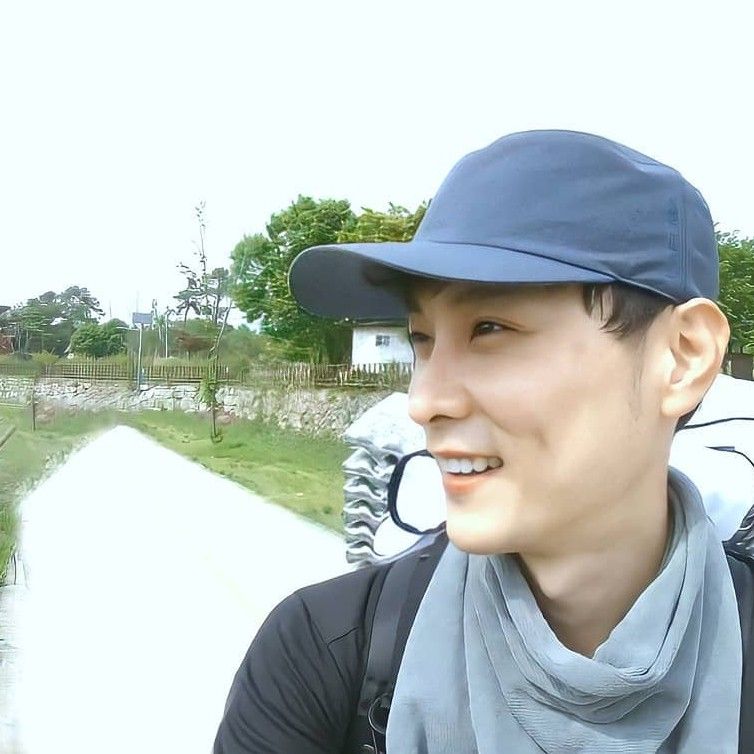 A moment captured by a fan of Min Kyunghoon