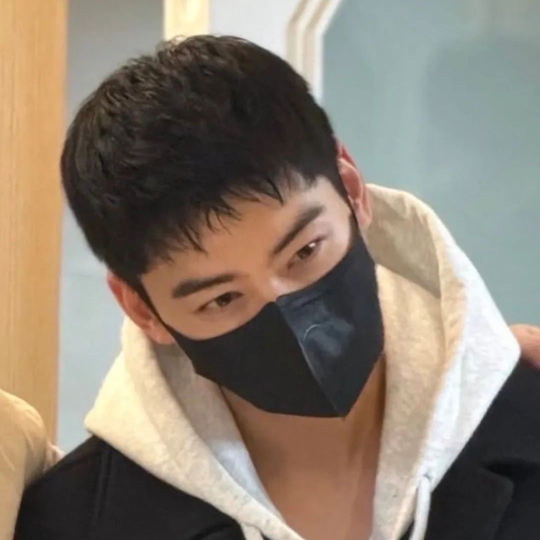 Latest photo of Cha Eunwoo