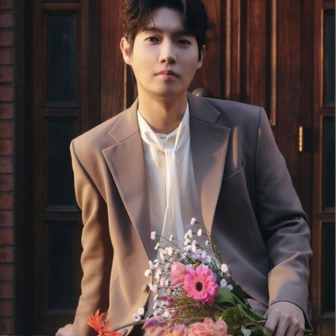 Latest photo of Son Taejin