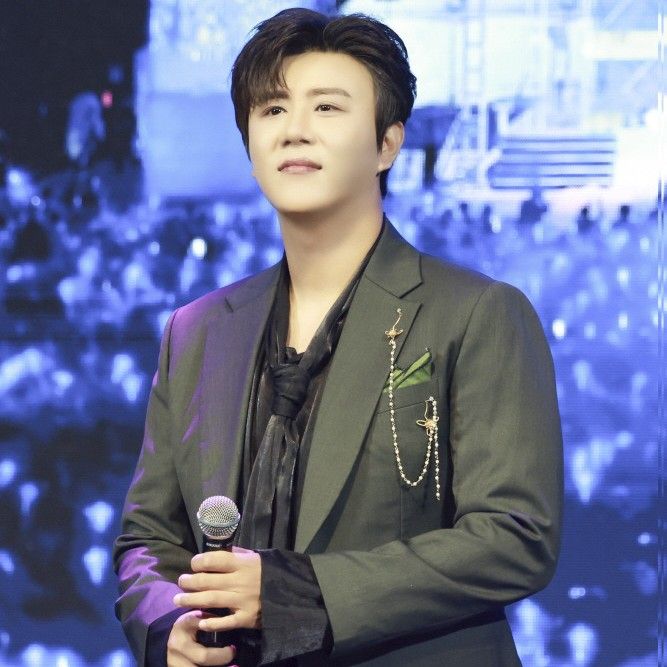 Recent activity shot of Jin Haesung